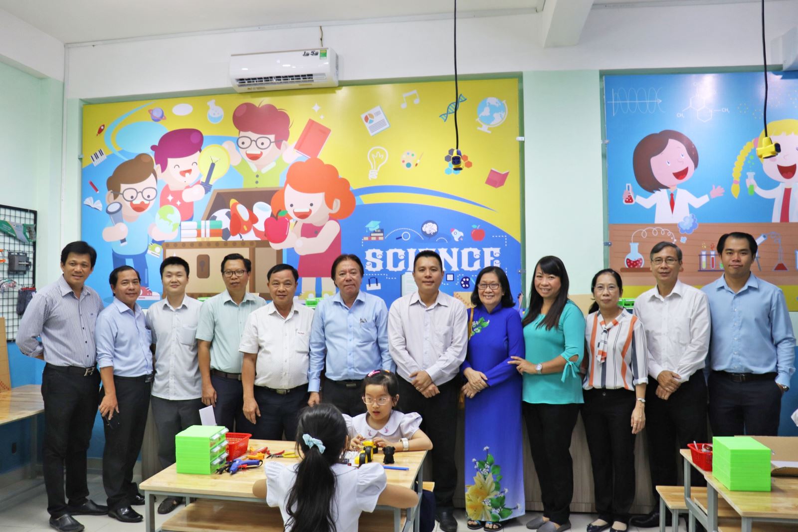 PHÒNG KHÔNG GIAN SÁNG TẠO - NƠI KHƠI NGUỒN ĐAM MÊ SÁNG TẠO KHCN