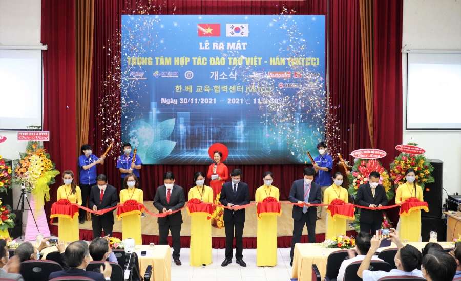 Lễ ra mắt Trung tâm Hợp tác đào tạo Việt Hàn (VKTCC)