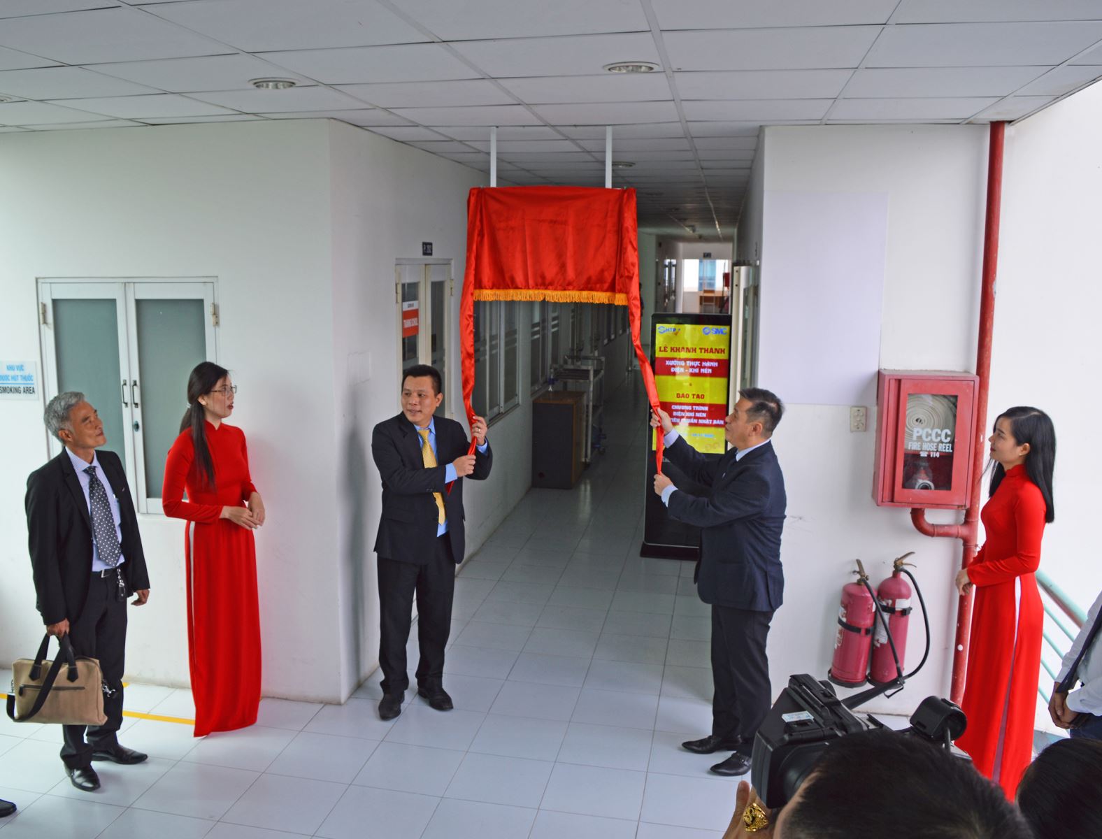 LỄ KHÁNH THÀNH XƯỞNG THỰC HÀNH ĐIỆN - KHÍ NÉN THEO TIÊU CHUẨN NHẬT BẢN